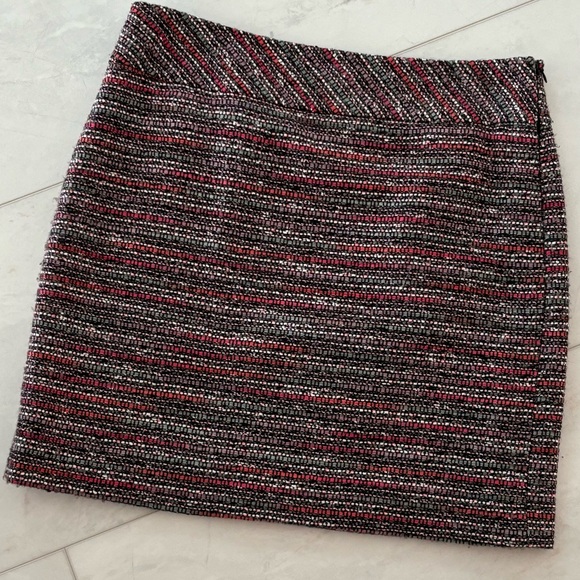 Loft Outlet Multicolor Tweed Skirt, size 4P - Picture 1 of 6